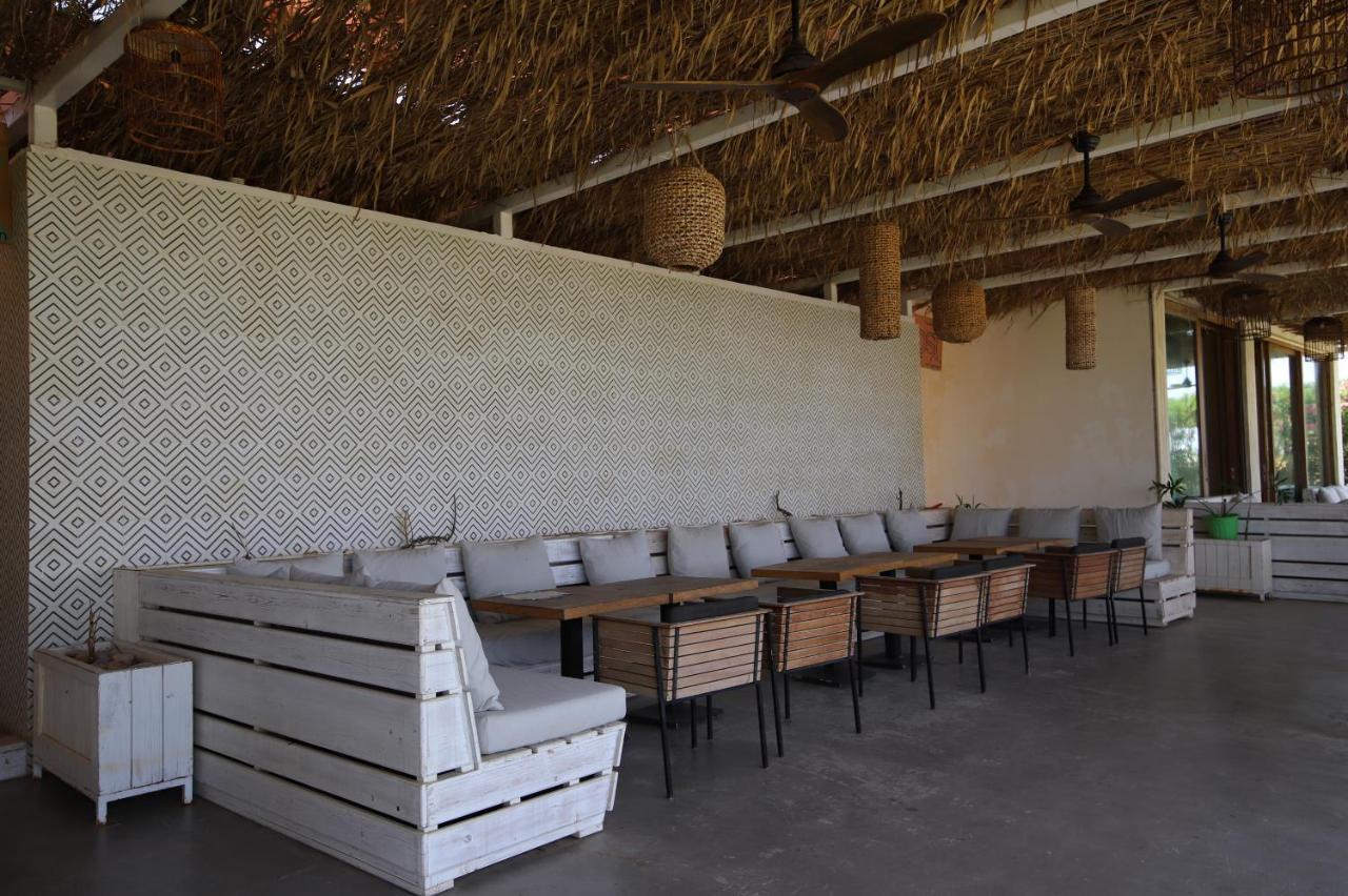 Lost At Sea Hotel Damour Ngoại thất bức ảnh